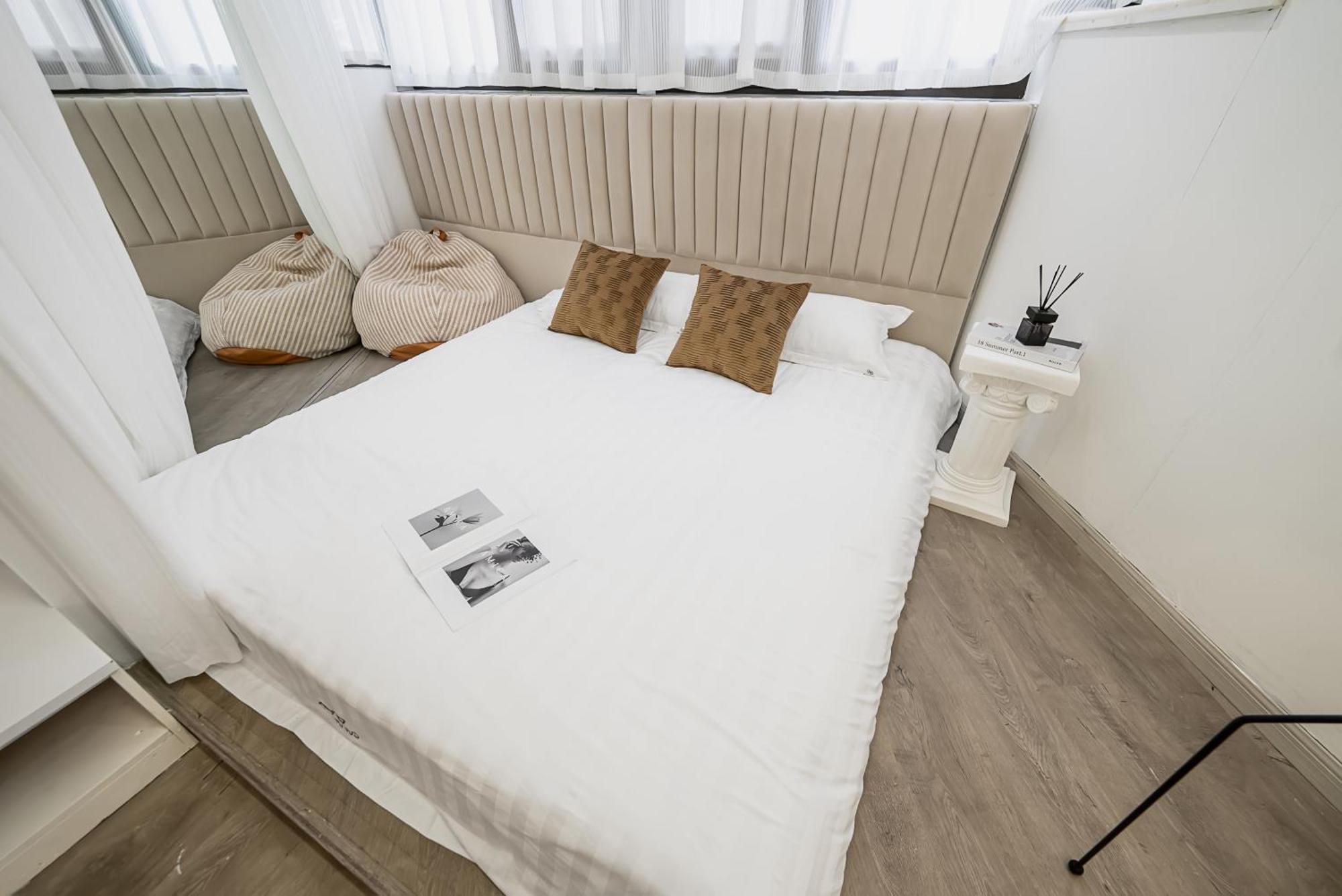 Hills & Serendipity Xiaoman Two Beds Jing'an Temple Apartment