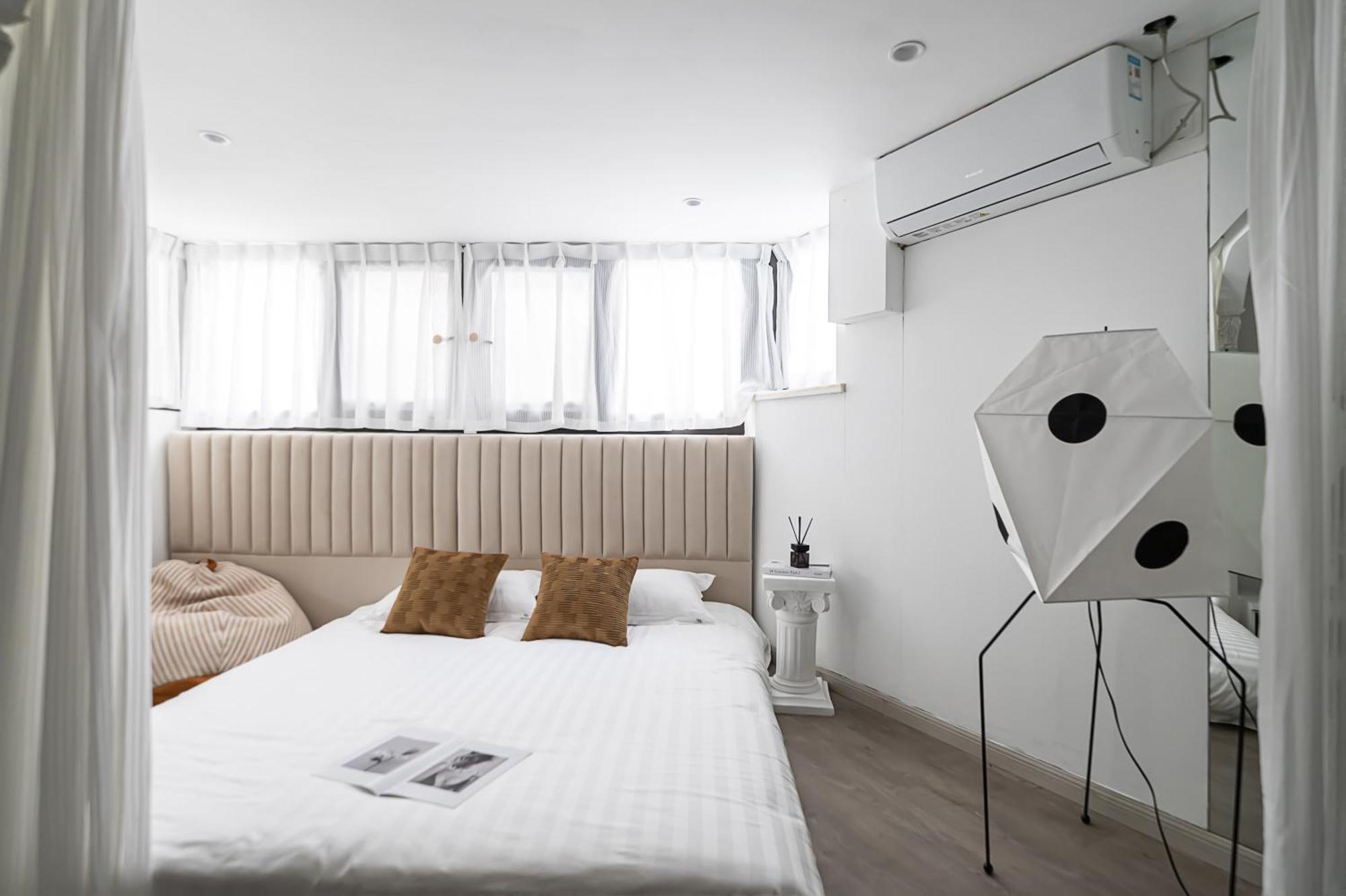 Hills & Serendipity Xiaoman Two Beds Jing'an Temple Apartment Shanghai